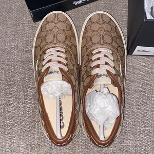 BNIB COACH city soul skate